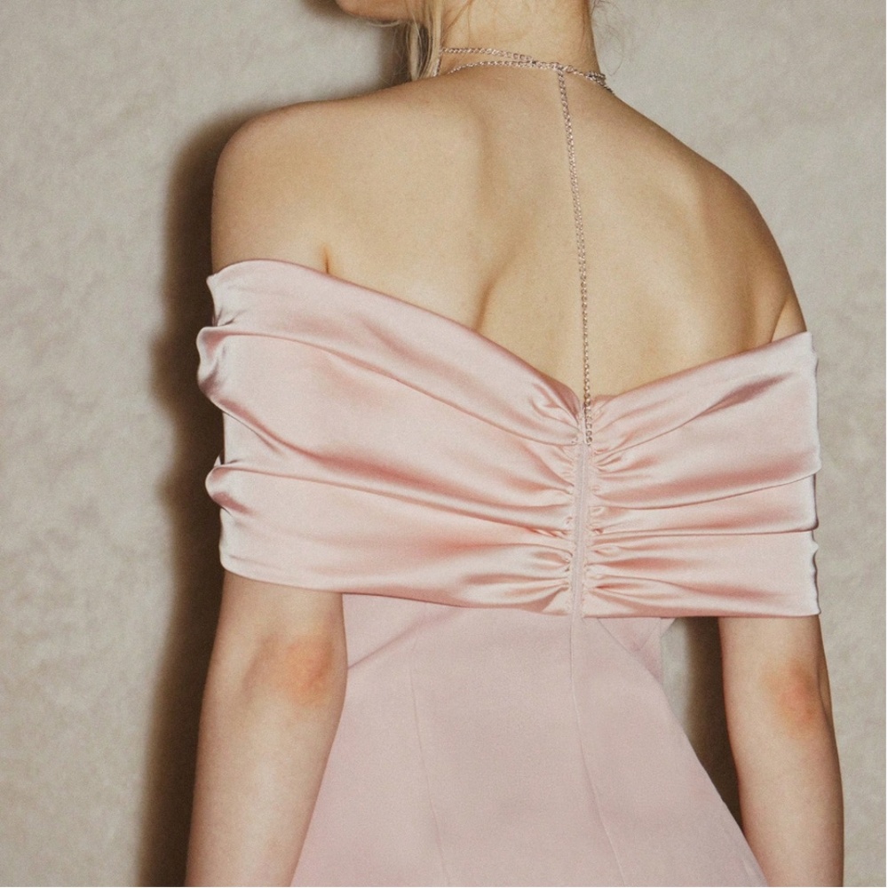Elegant Pink Off-Shoulder Dress - Picture 6 of 7